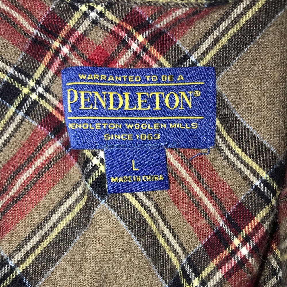 Pendleton women’s button up - Picture 3 of 3